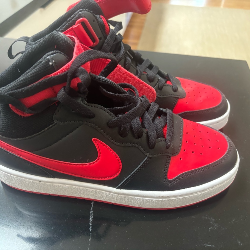 6.5 youth. Fit women sizes 8 to 8.5.